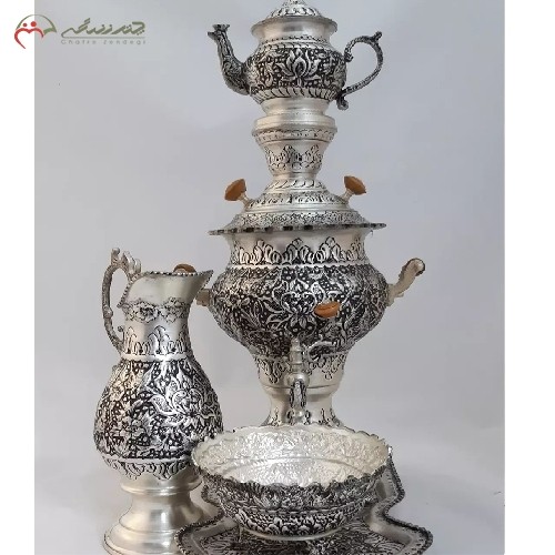 سماور 4 لیتری ذغالی برنجی کد 116 در طرح گل و مرغ با آبکاری نقره و قلم دست، کیفیت اعلاء