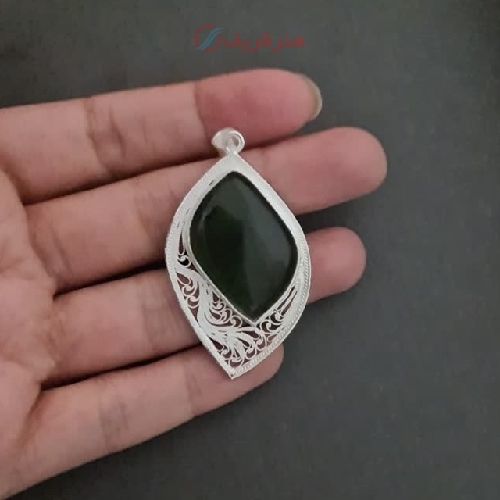 آویز ملیله طرح خاص دست ساز با طراحی زیبا و با دوام، کار شده با سنگ یشم با کیفیت - هنرظریف