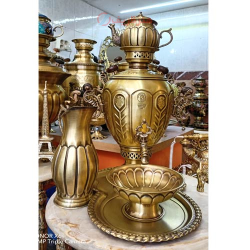 خرید ست 5 پارچه سماور ذغالی، 5 لیتری، مدل آناناسی طرح روس، آینه طرح گندم با جام کعب دار | هنرظریف