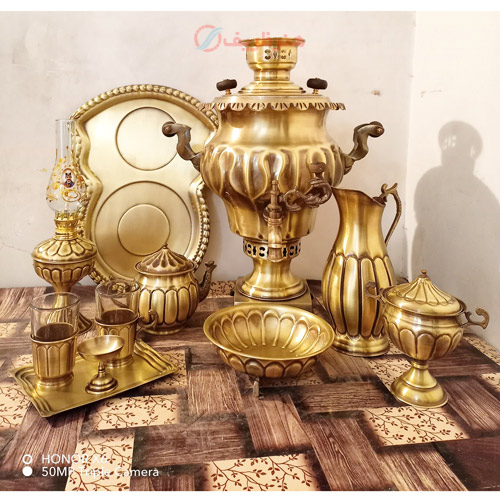 ست 13 پارچه سماور ذغالی، 8 لیتری، مدل سیری طرح روس، لبه ریخته سنگین، دسته شاخ زیبا