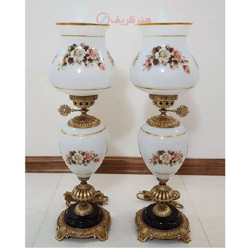 چراغ لامپا دو پوست شیری گلدار تمام برنج آنتیک