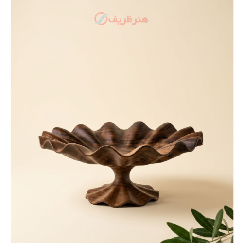 ظرف چوبی پذیرایی دست‌تراش مدل تی‌تی پلاس از چوب گردوی سیاه با بافت طبیعی و طراحی زیبا