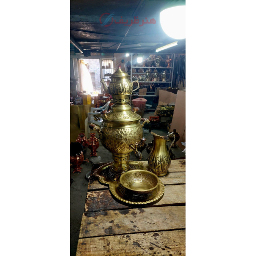نمای کامل سرویس سماور زغالی آنتیک ۴ لیتری برنجی صنایع دستی هنرظریف با طراحی سنتی