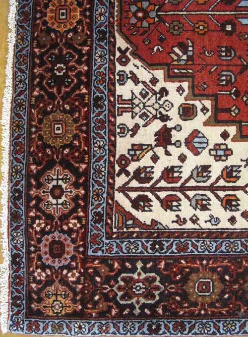 فرش دستباف قلتق زنجان طرح لچک و ترنج سایز قاليچه رنگ زمینه لاكي رنگ حاشیه سرمه اي کد ۳۸۸۲۷