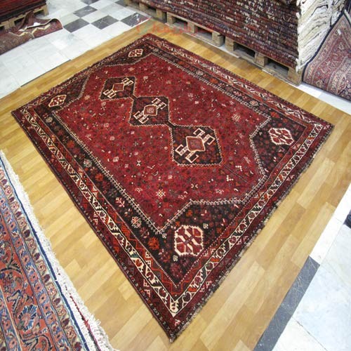فرش دستباف شيراز طرح ۳ ترنج سایز قالي - هنرظریف