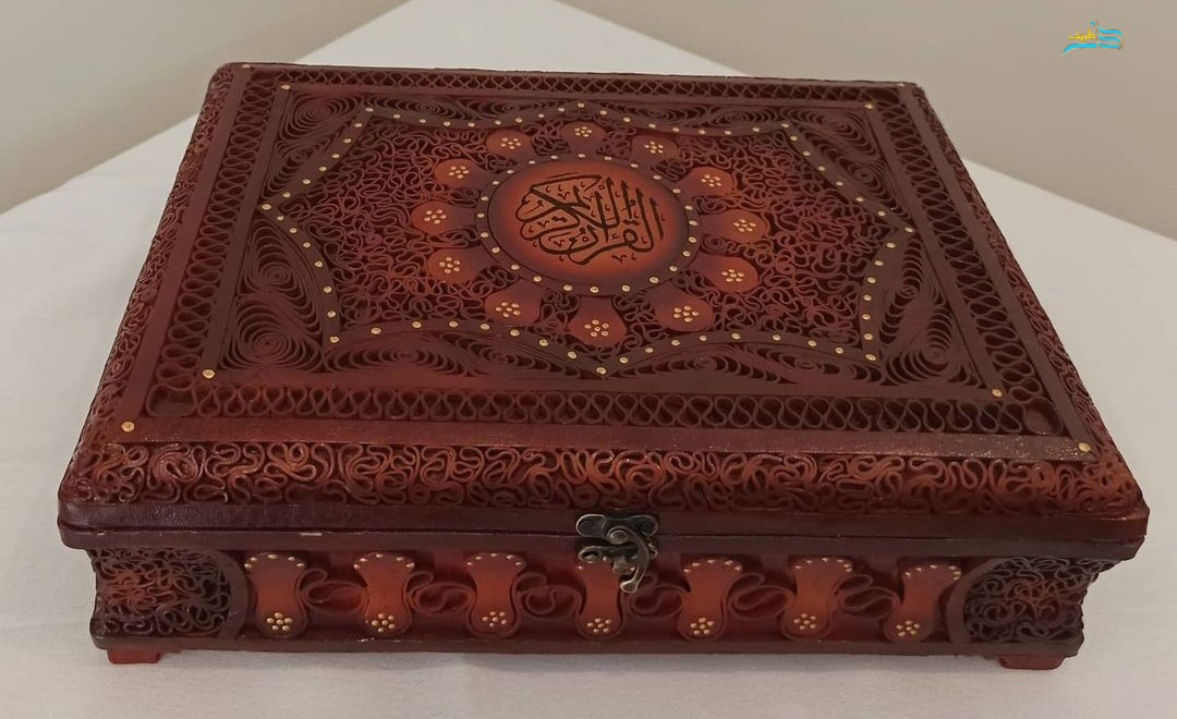 جعبه قرآن وزیری چرم اشبالت رنگ زرشکی با قرآن گلاسه