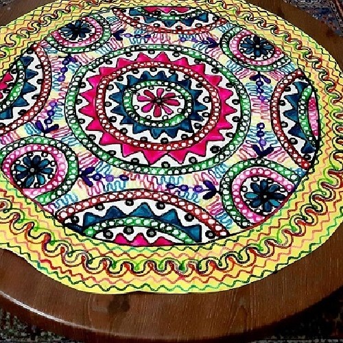 رومیزی گرد سوزن دوزی و آینه کاری B-6 با پارچه کتان درجه 1، دوخت با کیفیت بالا