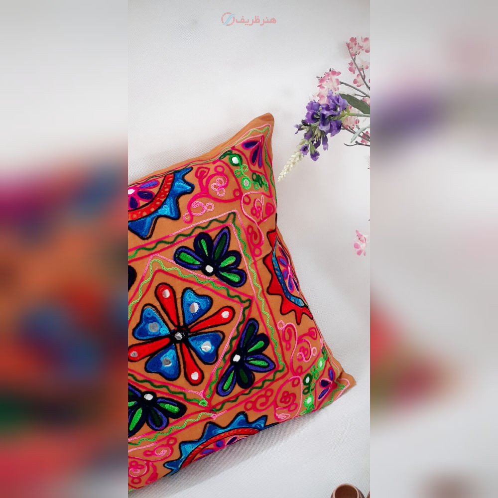 کاور کوسن سوزن دوزی مدل زنبق با پارچه کتان  کد 1-2