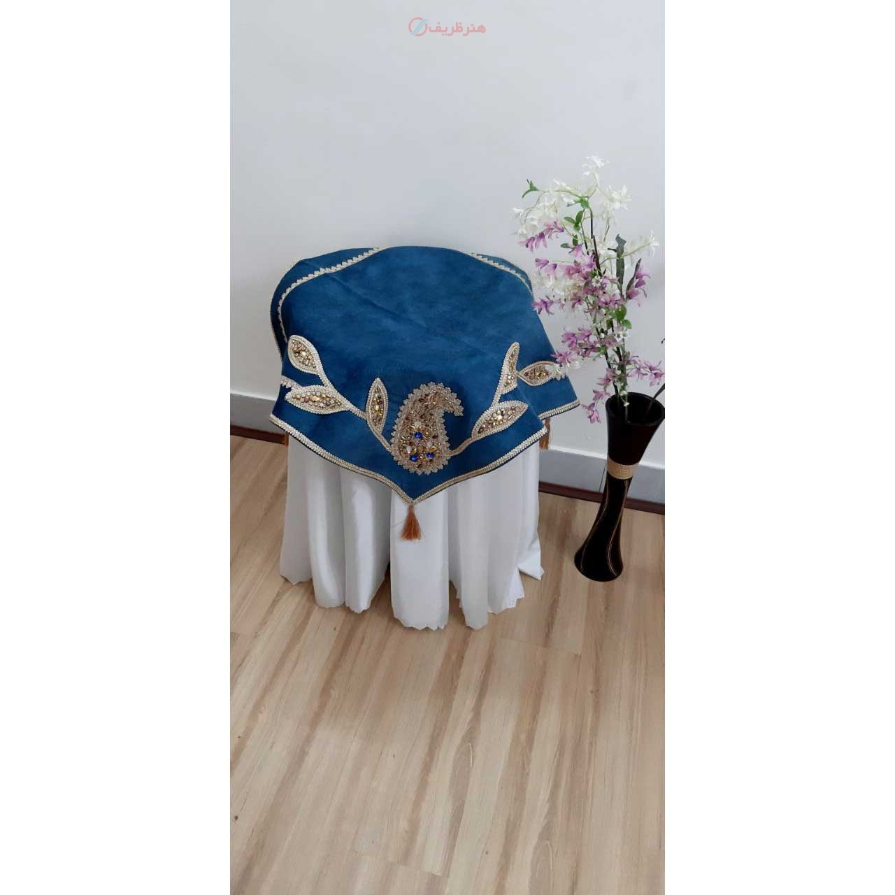 رومیزی مربع سنگ دوزی با پارچه مخمل ترک یک کار بینظیر و تلفیقی از هنر دست و طراحی بسیار زیبا
