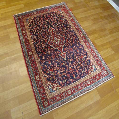 فرش دستباف جوزان ملاير طرح لچک و ترنج سایز ذرع و نيم رنگ زمینه سرمه اي - هنرظریف