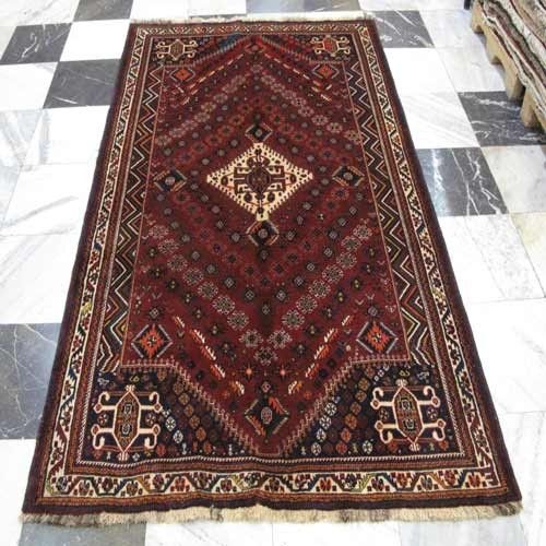 فرش دستباف شيراز طرح لچک و ترنج سایز پرده اي رنگ زمینه لاكي - هنرظریف