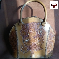 مشخصات کیف حکاکی مجلسی چرم کراست گاوی و آستر چرم هورس گاوی بسیار بادوام | هنرظریف