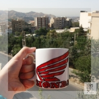 خرید، قیمت و مشخصات ماگ برند طرح برجسته دورگیر دست ساز و رنگ ضد آب قابل شستشو | هنرظریف
