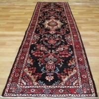 خرید آنلاین، فرش دستباف لاله جين همدان طرح لچک و ترنج سایز كناره رنگ زمینه سرمه اي کد ۳۹۹۹۹ | هنرظریف