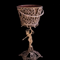 خرید، قیمت و مشخصات سطل پایه دار مدل ایستاده، بدنه طراحی شده و رنگ ثابت - هنرظریف