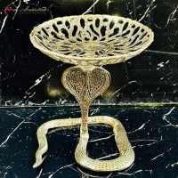 خرید آنلاین، ظرف برنزی خرما خوری در طرح مار کبری ایستاده، رنگ طلایی با بشقاب بزرگ، زیر قیمت بازار | هنرظریف