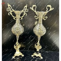 خرید آنلاین، گلدان شیک برنزی در طرح پرنسس ایستاده و پایه های سنگی، پر نقش و نگار، با قیمت عالی | هنرظریف